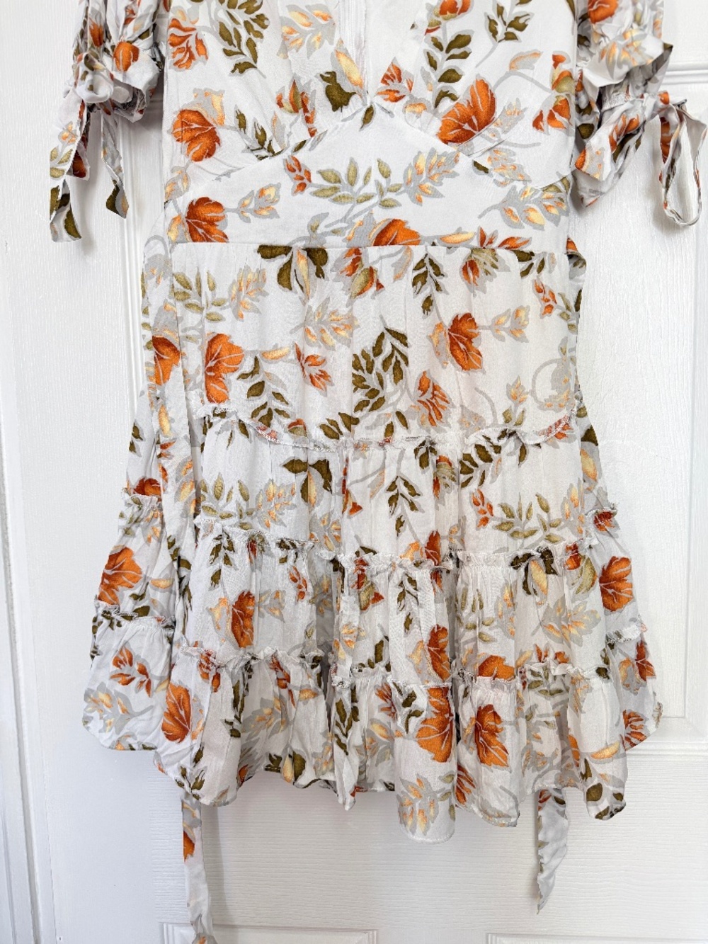 Selfie Leslie short sleeve tied cuff layered ruffle floral mini size small - Picture 10 of 11